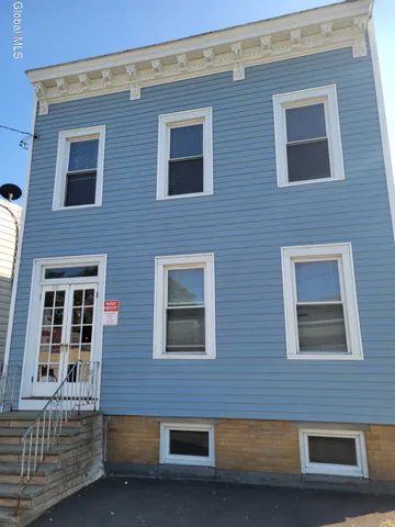 $1,100 | 418 Sheridan Avenue, Unit SECOND, Albany, NY 12206