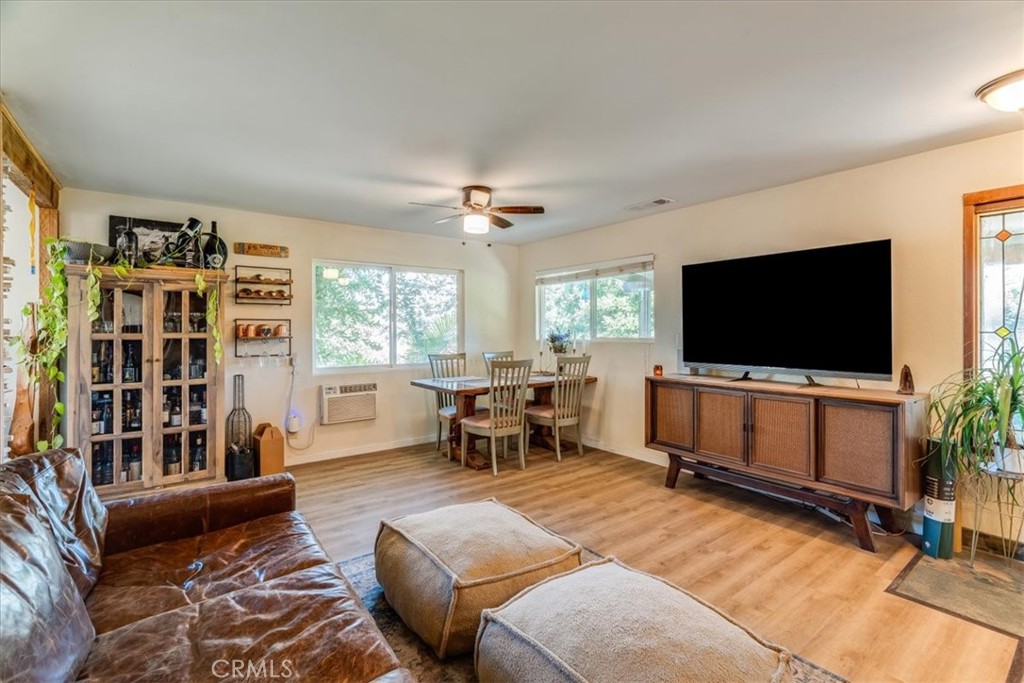 14600 Sandoval Road Atascadero, CA 93422 - Photo 6 of 24 Living Room