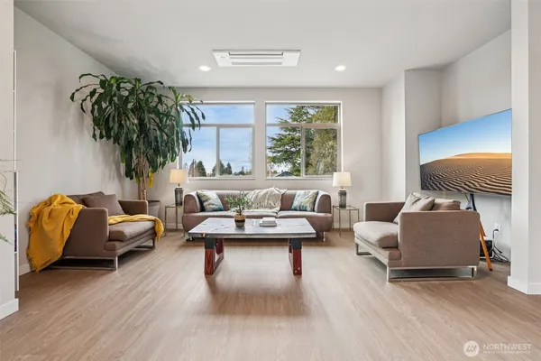 $799,000 | 8410 17th Avenue Southwest, Unit 3, Seattle, WA 98106
