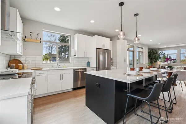$799,000 | 8410 17th Avenue Southwest, Unit 3, Seattle, WA 98106