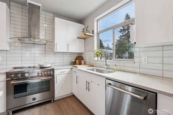 $799,000 | 8410 17th Avenue Southwest, Unit 3, Seattle, WA 98106