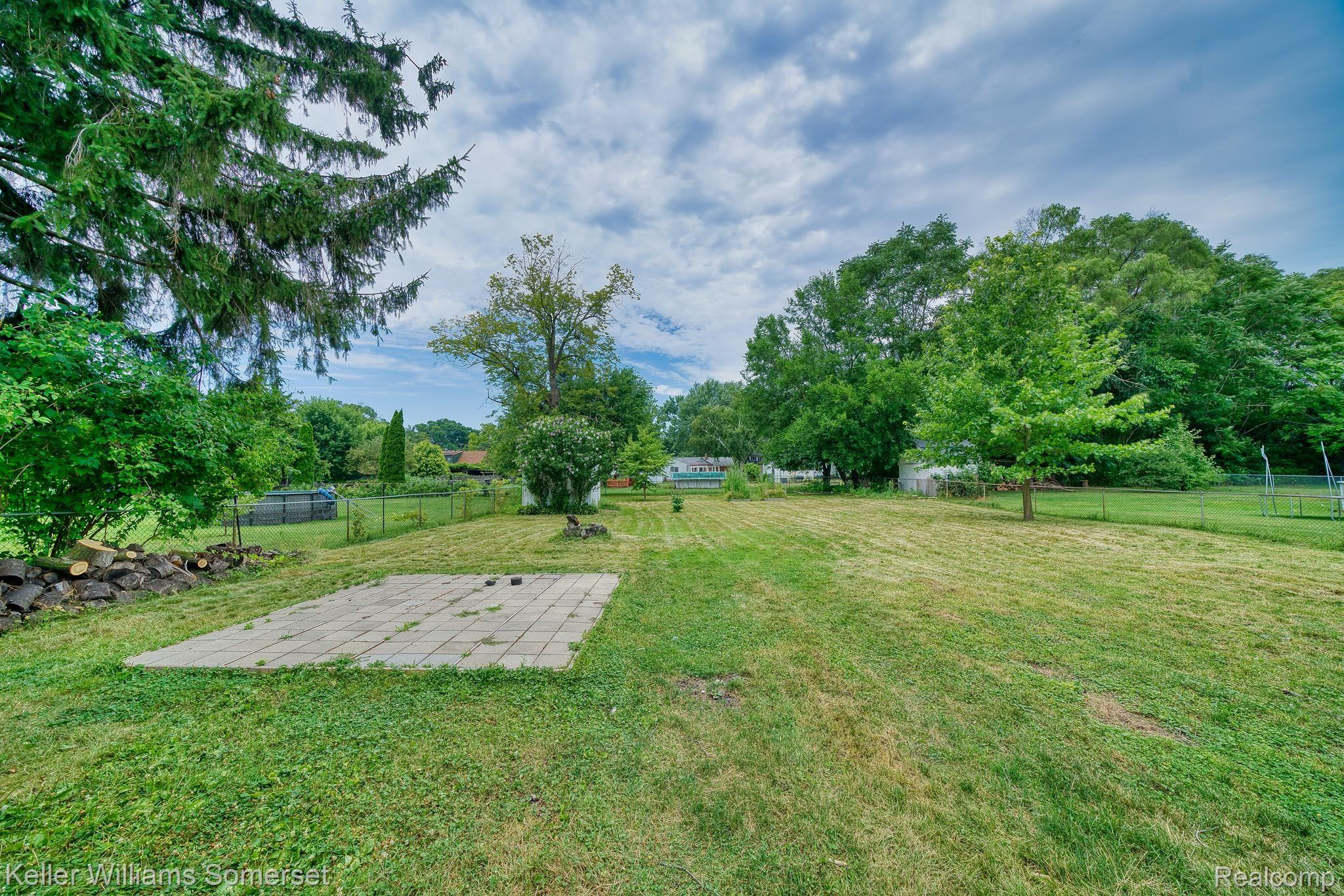 8485 Stephens Road Center Line, MI 48015 - Photo 6 of 27 Gallery Image 6