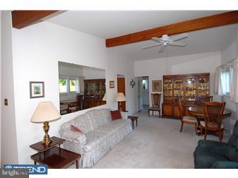 554 Paddock Road Ambler, PA 19002 - Photo 3 of 11 Living Room