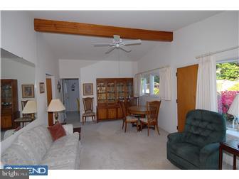 554 Paddock Road Ambler, PA 19002 - Photo 4 of 11 Living Room