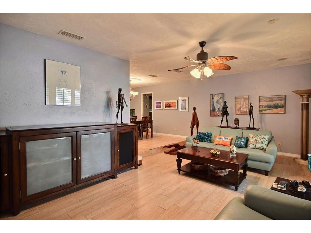 826 Banyan Road Vero Beach, FL 32963 - Photo 11 of 33 Gallery Image 11