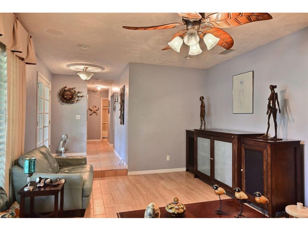 826 Banyan Road Vero Beach, FL 32963 - Photo 13 of 33 Gallery Image 13