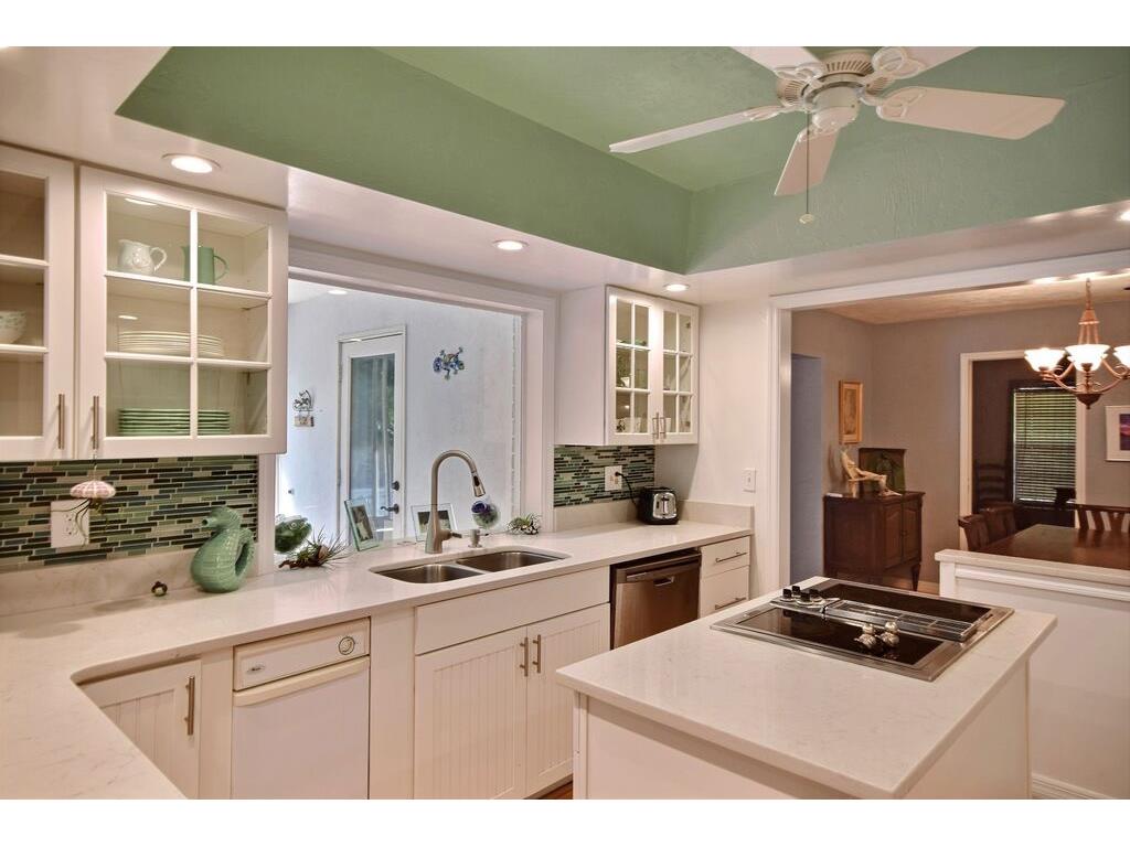 826 Banyan Road Vero Beach, FL 32963 - Photo 14 of 33 Gallery Image 14