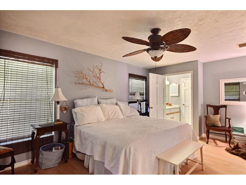 826 Banyan Road Vero Beach, FL 32963 - Photo 21 of 33 Gallery Image 21