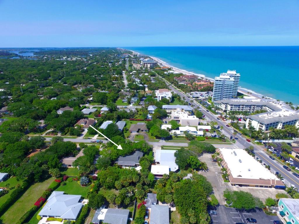 826 Banyan Road Vero Beach, FL 32963 - Photo 4 of 33 Gallery Image 4