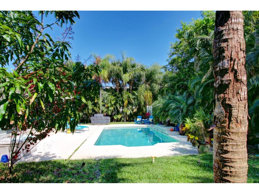 826 Banyan Road Vero Beach, FL 32963 - Photo 5 of 33 Gallery Image 5