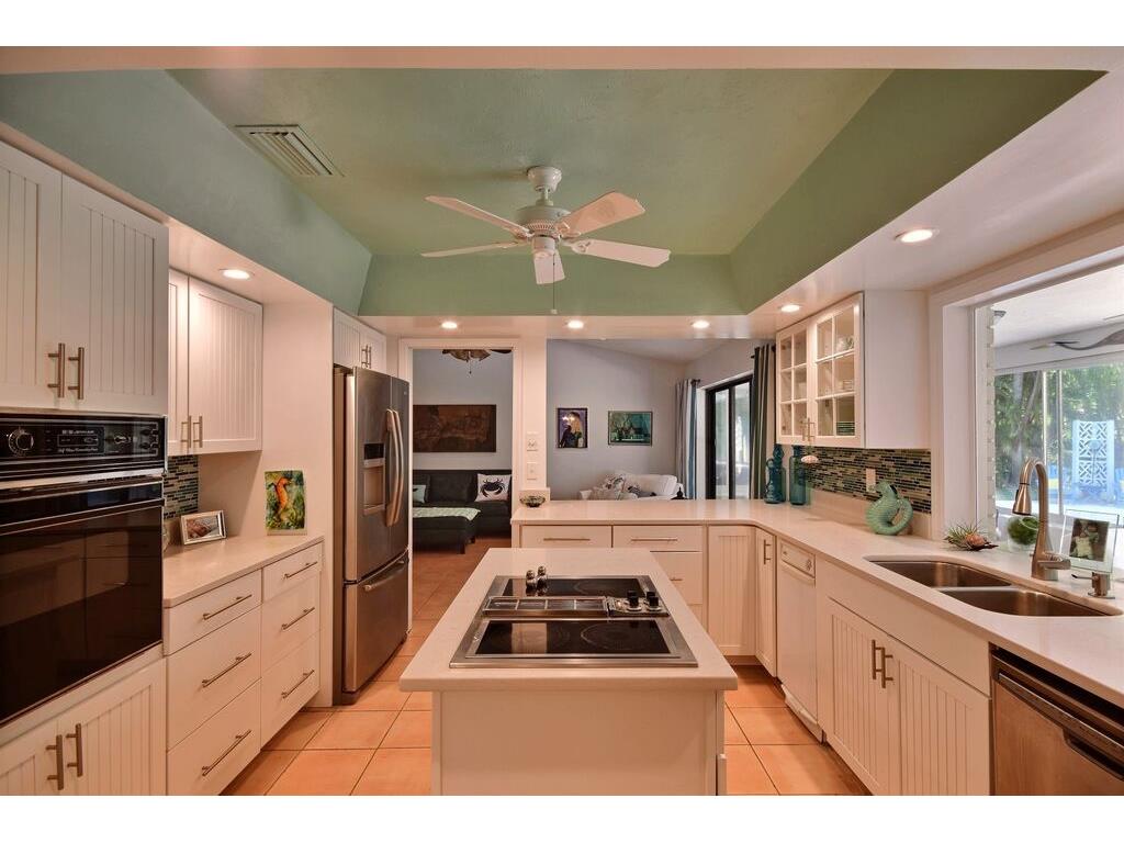 826 Banyan Road Vero Beach, FL 32963 - Photo 7 of 33 Gallery Image 7