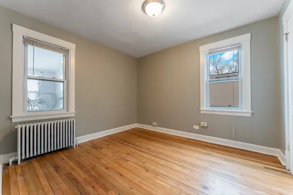 $1,675 | 3908 West Montrose Avenue, Unit 2R, Chicago, IL 60618