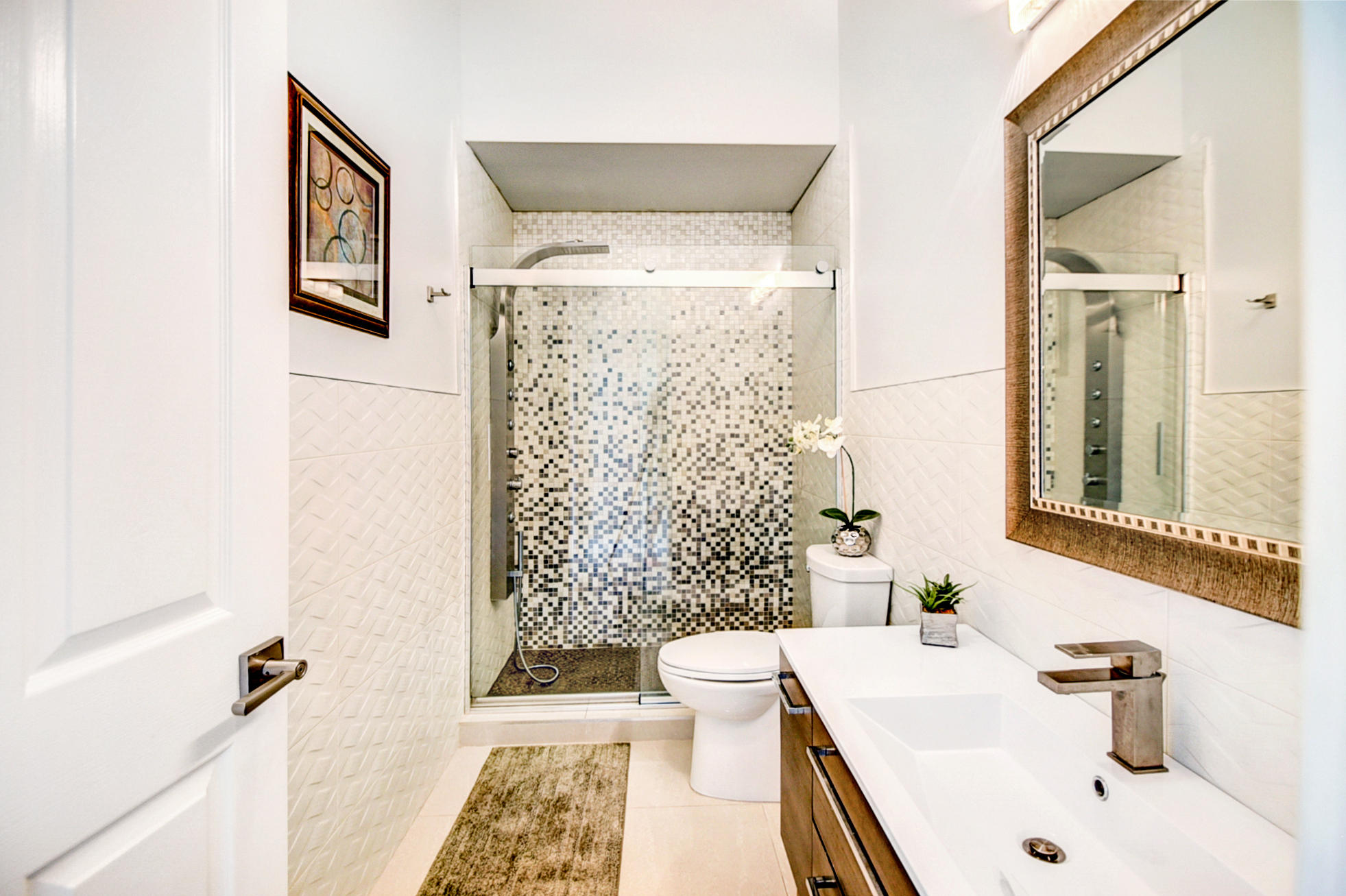 6275 Brava Way Boca Raton, FL 33433 - Photo 28 of 38 Guest Bath