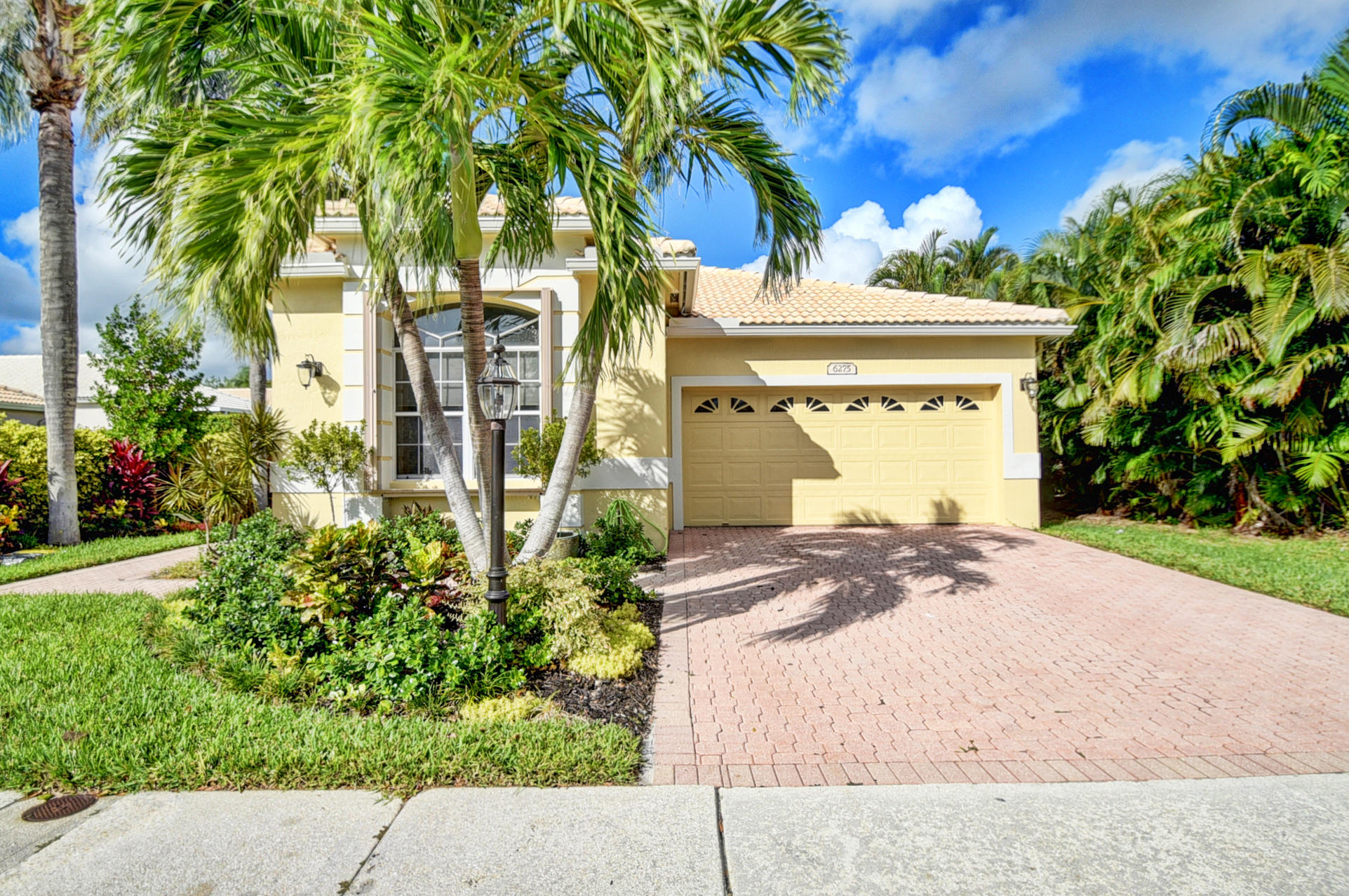6275 Brava Way Boca Raton, FL 33433 - Photo 3 of 38 Pave Driveway