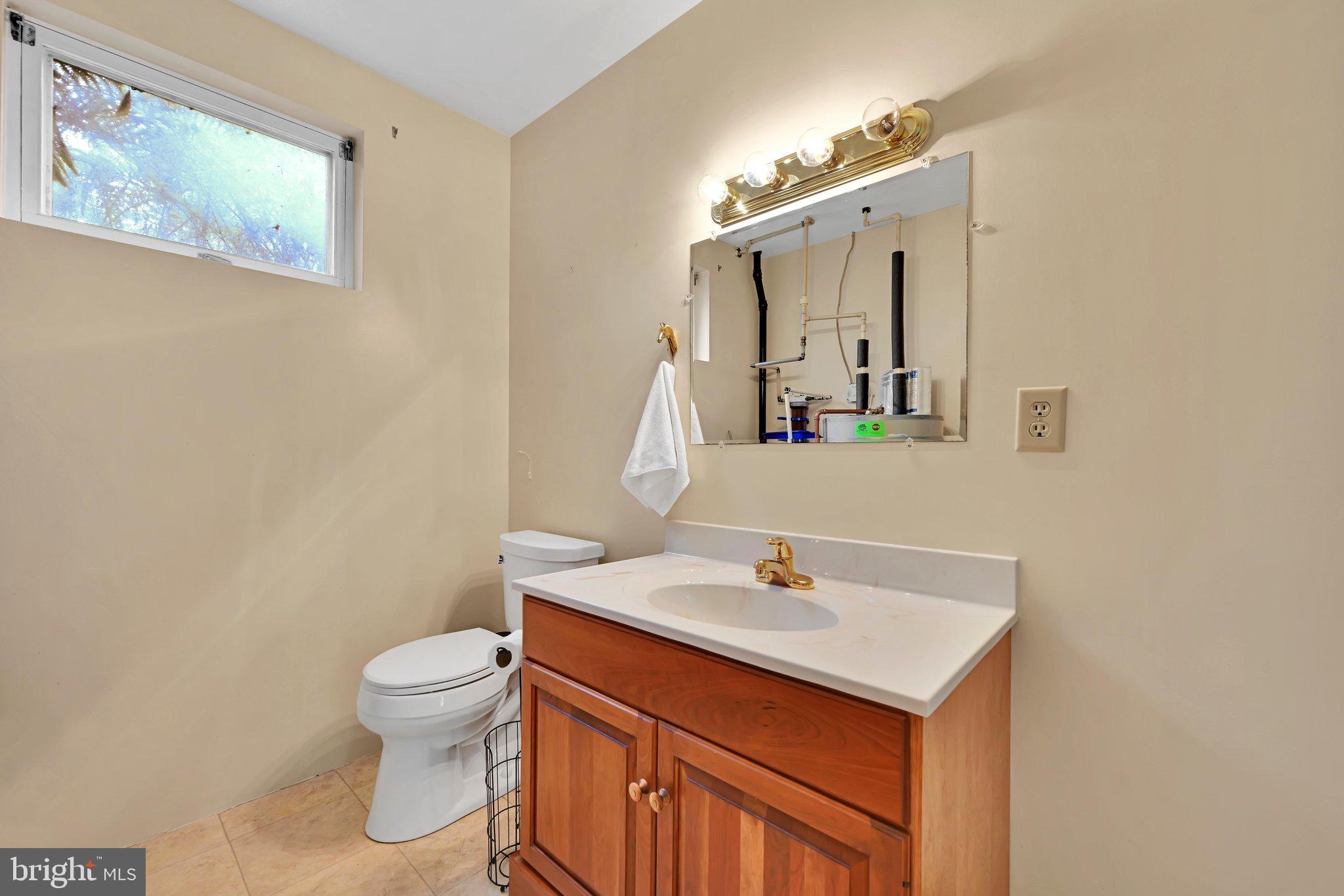 459 Aberdeen Road Elizabethtown, PA 17022 - Photo 35 of 50 Powder Room