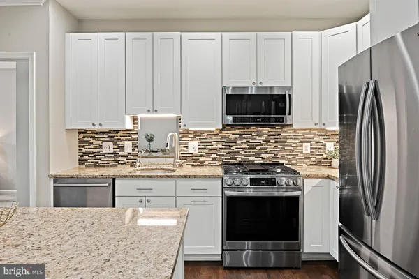 $450,000 | 9480 Virginia Center Boulevard, Unit 210, Vienna, VA 22181