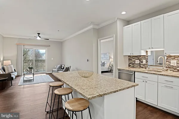 $450,000 | 9480 Virginia Center Boulevard, Unit 210, Vienna, VA 22181