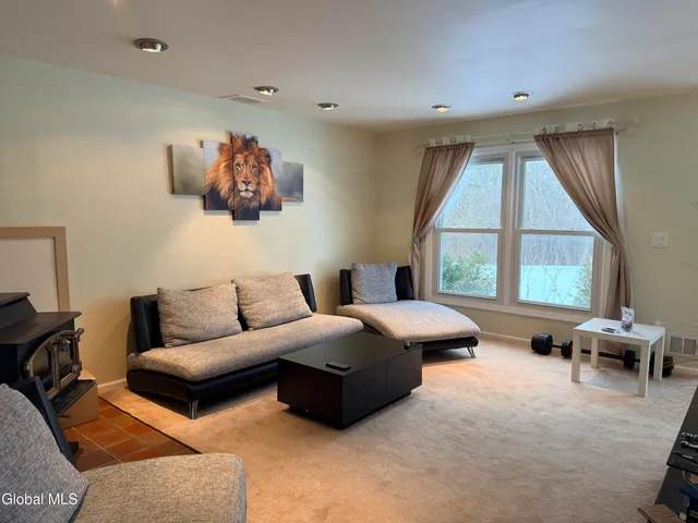 $2,200 | 120 Donna Lynn Drive, East Greenbush, NY 12061