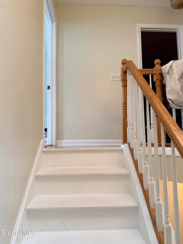 $2,200 | 120 Donna Lynn Drive, East Greenbush, NY 12061