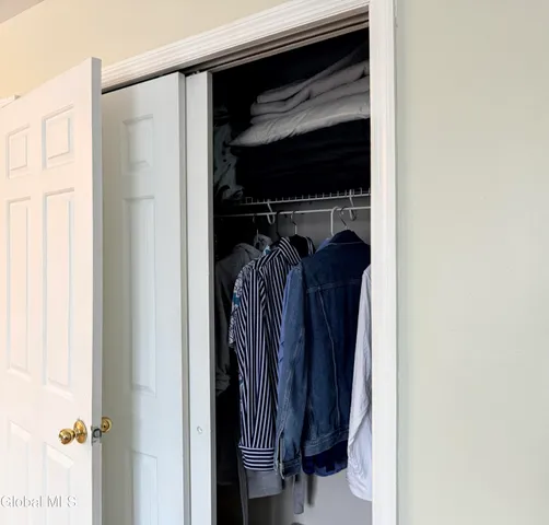 $2,200 | 120 Donna Lynn Drive, East Greenbush, NY 12061