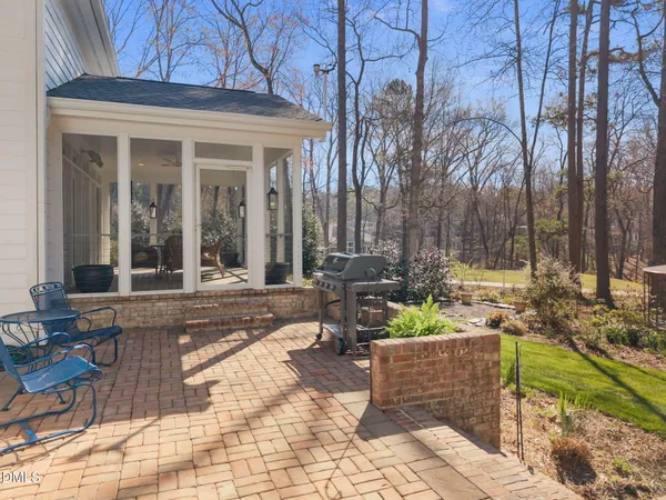 $2,500,000 | 200 Donegal Drive, Chapel Hill, NC 27517