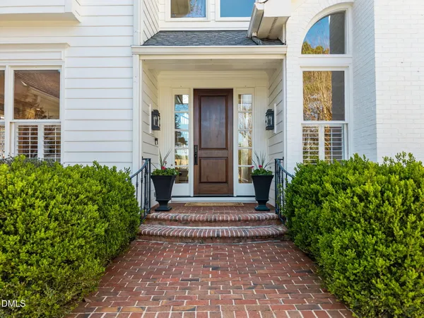 $2,500,000 | 200 Donegal Drive, Chapel Hill, NC 27517