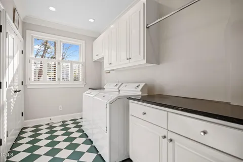 $2,500,000 | 200 Donegal Drive, Chapel Hill, NC 27517