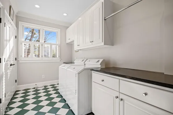 $2,500,000 | 200 Donegal Drive, Chapel Hill, NC 27517