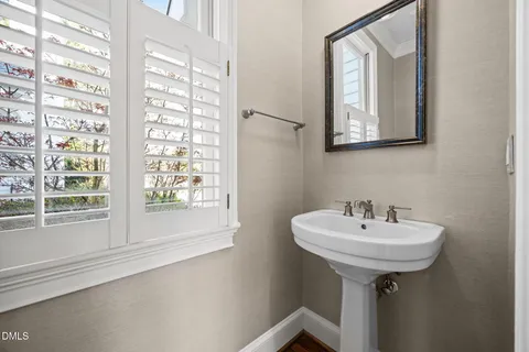 $2,500,000 | 200 Donegal Drive, Chapel Hill, NC 27517