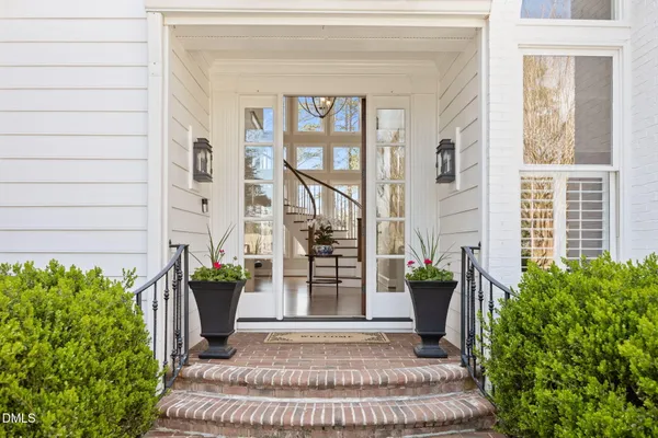 $2,500,000 | 200 Donegal Drive, Chapel Hill, NC 27517
