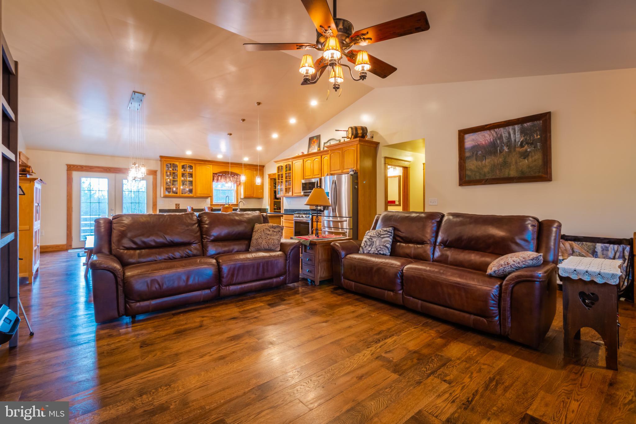 2261 County Rte 1/1 Berkeley Springs, WV 25411 - Photo 11 of 31 Great Room
