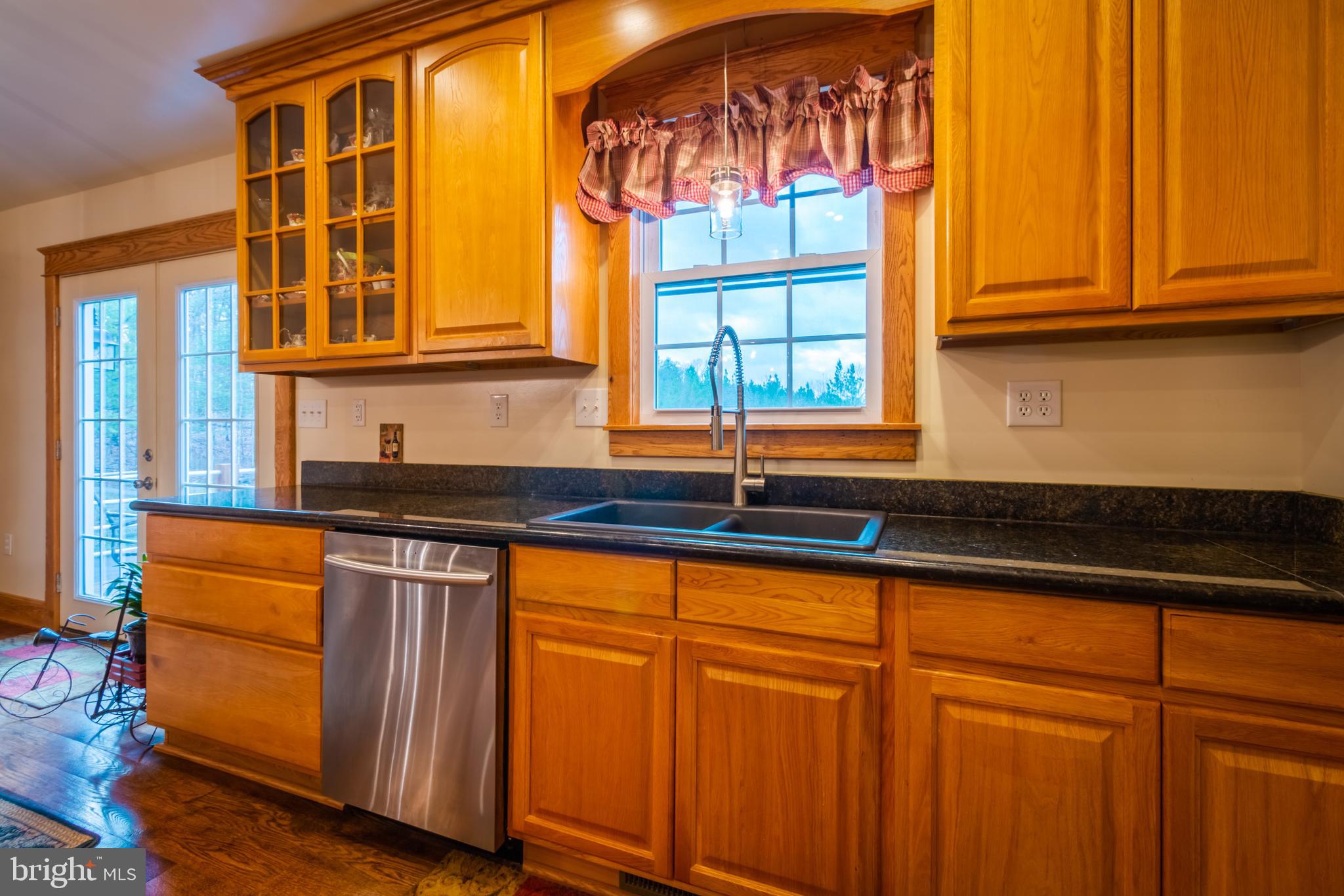 2261 County Rte 1/1 Berkeley Springs, WV 25411 - Photo 8 of 31 Great Room