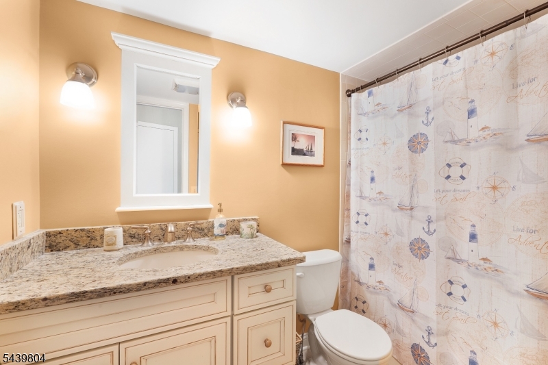 22 Crestmont Road Bedminster, NJ 07921 - Photo 13 of 19