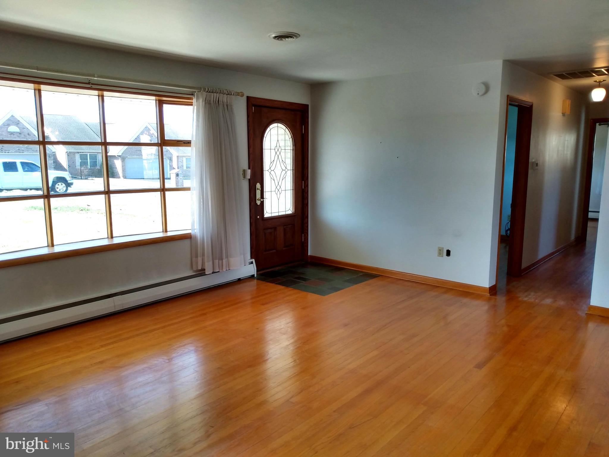 228 Mill Road Chambersburg, PA 17201 - Photo 5 of 32 Living Room