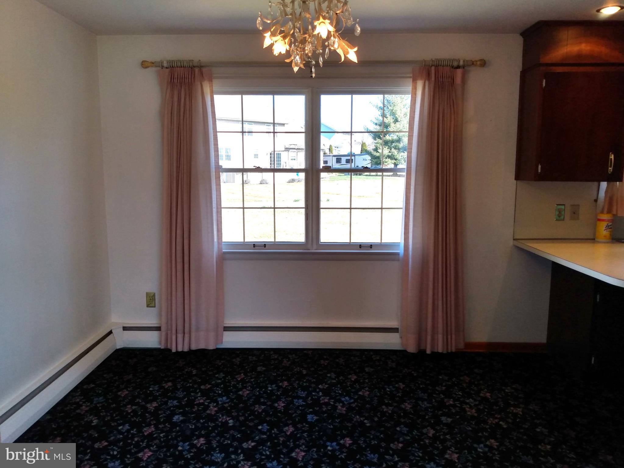 228 Mill Road Chambersburg, PA 17201 - Photo 7 of 32 Dining Room
