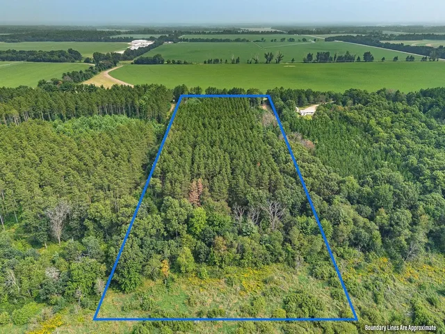 $210,000 | 231 Cottonville Lane, Coloma, WI 54930