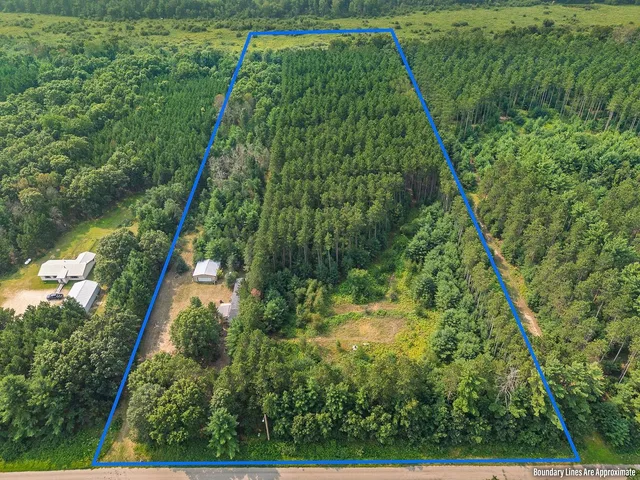 $210,000 | 231 Cottonville Lane, Coloma, WI 54930