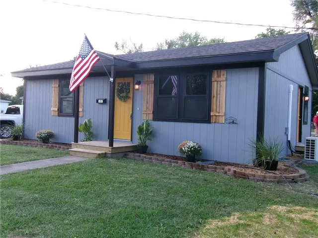 $149,900 | 107 East 7th Street, Urich, MO 64788