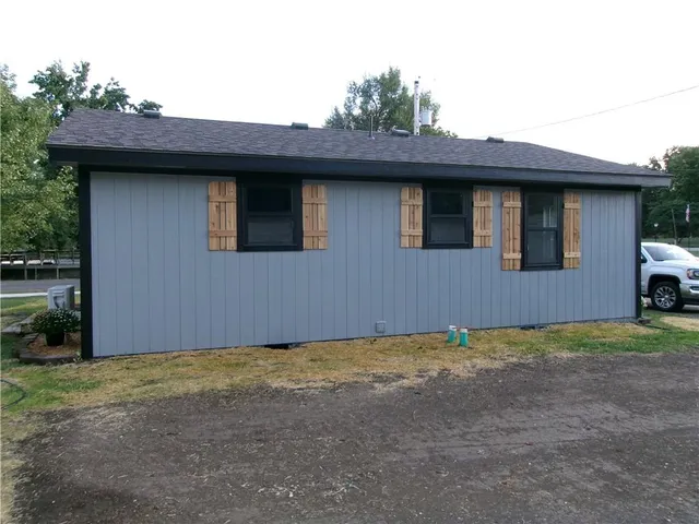 $149,900 | 107 East 7th Street, Urich, MO 64788