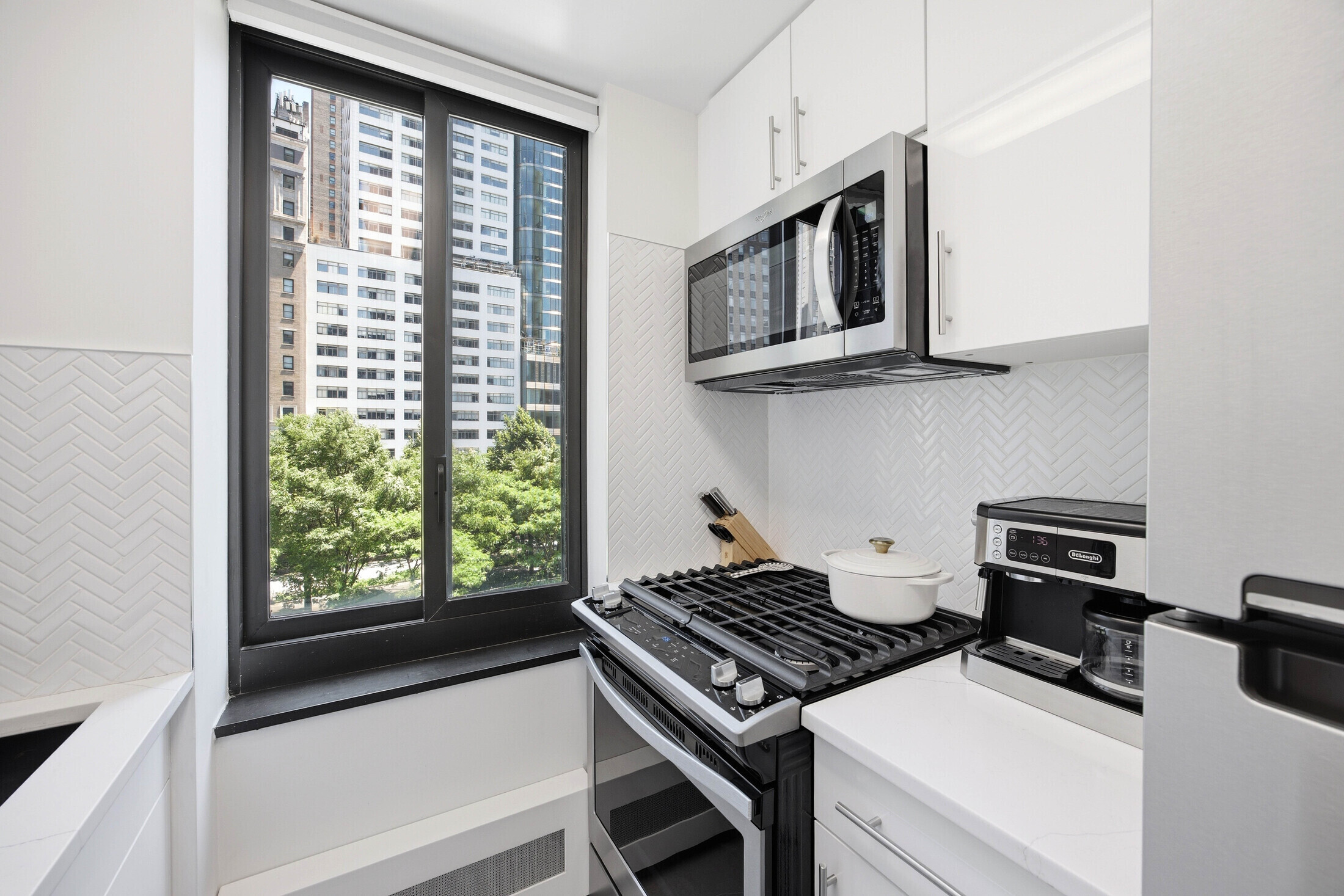 200 Rector Place, Unit 4U Manhattan, NY 10280 - Photo 5 of 18