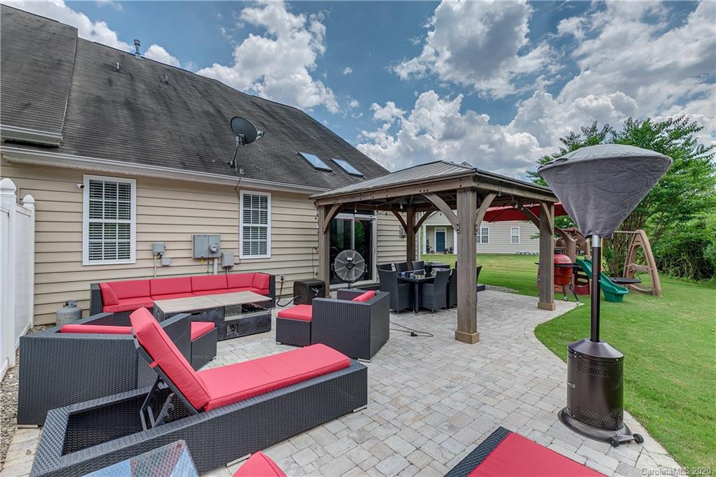 6743 Dusty Saddle Road Charlotte, NC 28277 - Photo 41 of 47 a house view with sitting space and garden