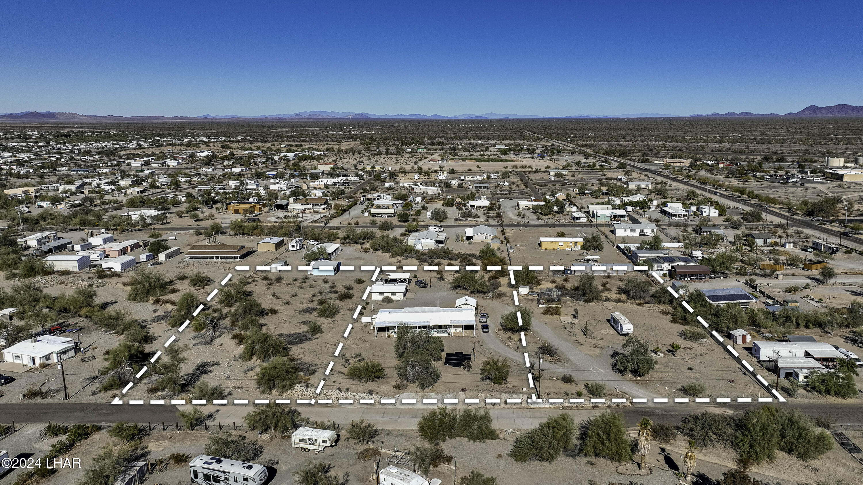 416 Sunset Street Quartzsite, AZ 85346 - Photo 31 of 35 Quartzsite second location drone 3 lots
