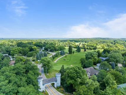 $825,000 | 860 Trails End Drive, Fontana, WI 53125
