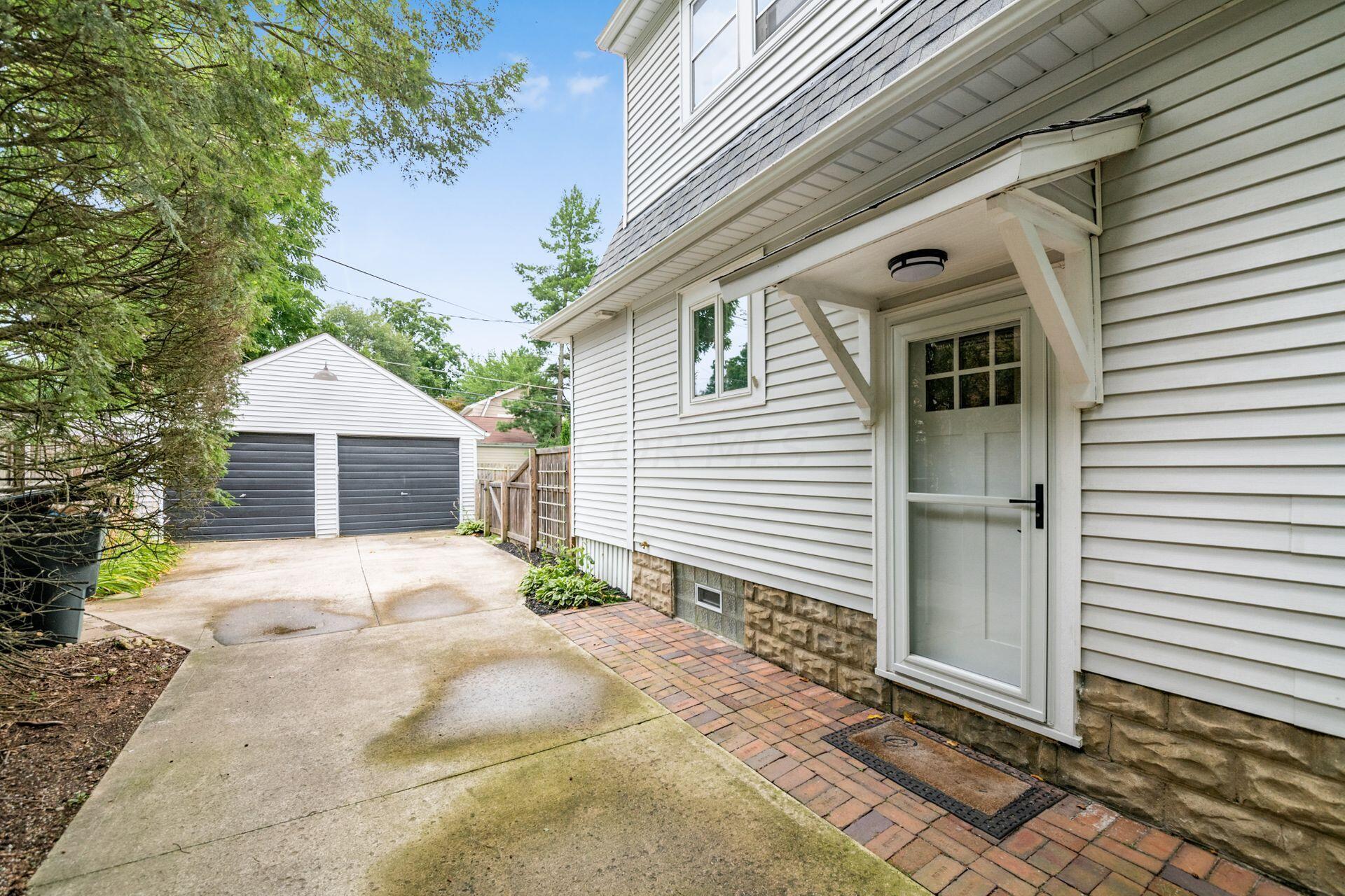 173 Winthrop Road Columbus, OH 43214 - Photo 36 of 65 042_ Rd Columbus OH 43214 USA