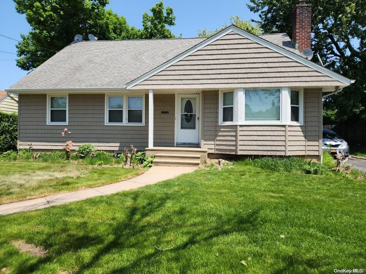 22 Roxbury Road Westbury, NY 11590 - Photo 1 of 1