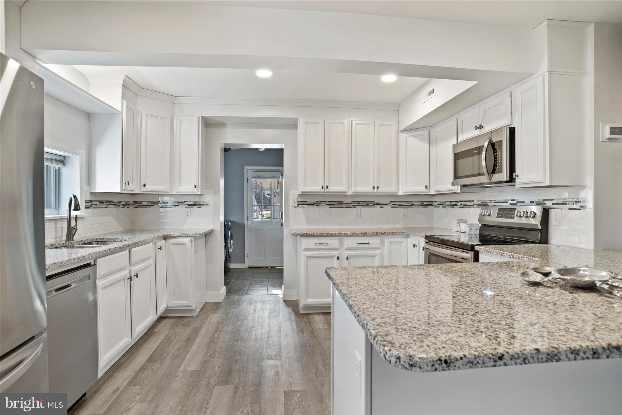 13230 Susquehanna Road Middle River, MD 21220 - Photo 15 of 37 Gourmet Kitchen