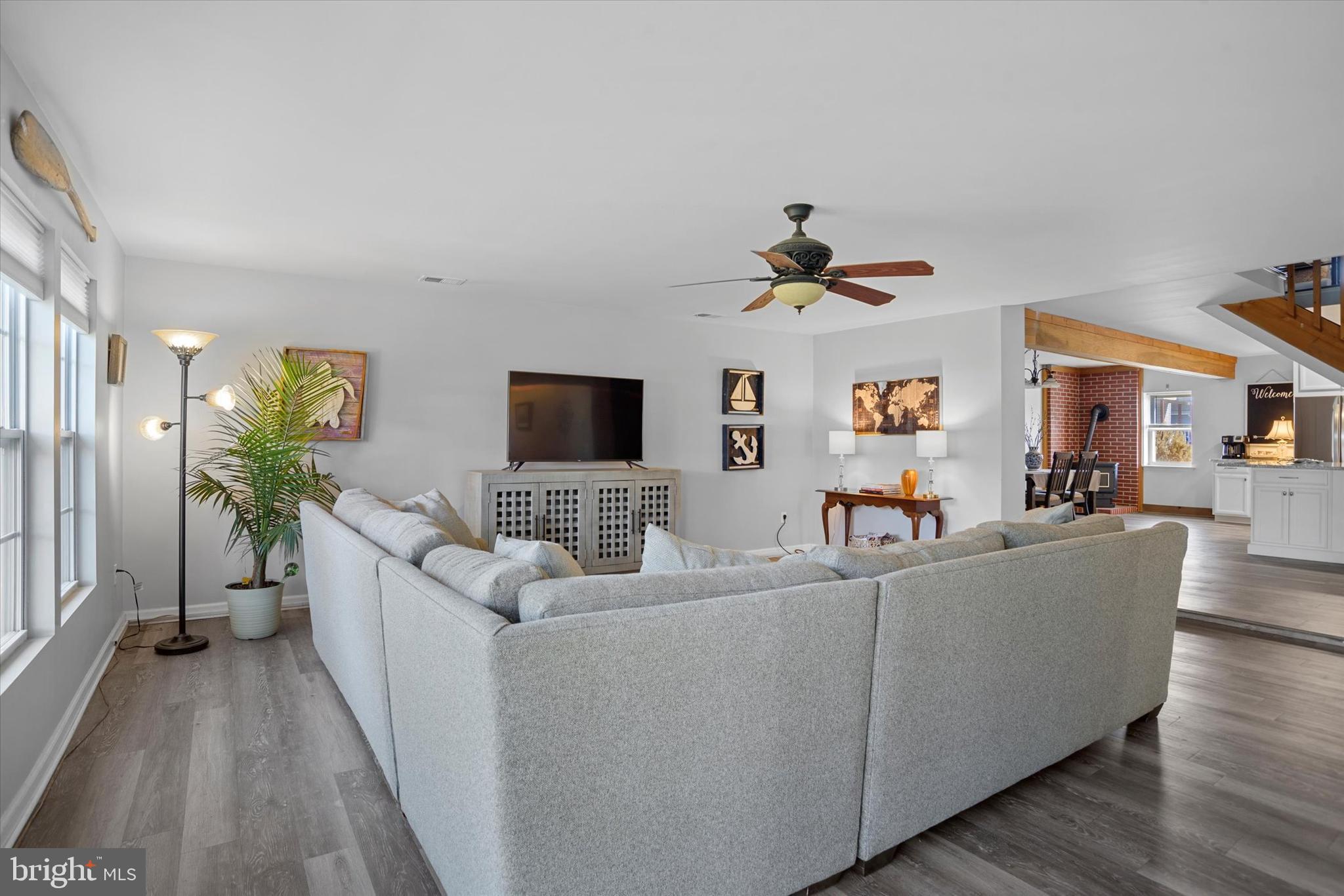 13230 Susquehanna Road Middle River, MD 21220 - Photo 8 of 37 Living Room