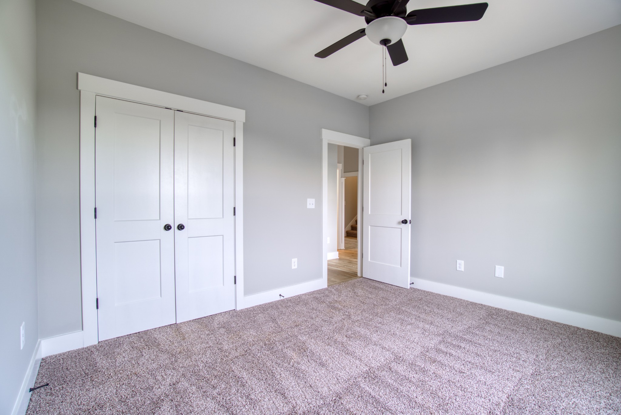 5691 Minnis Road Springfield, TN 37172 - Photo 15 of 19 a view of an empty room and chandelier fan