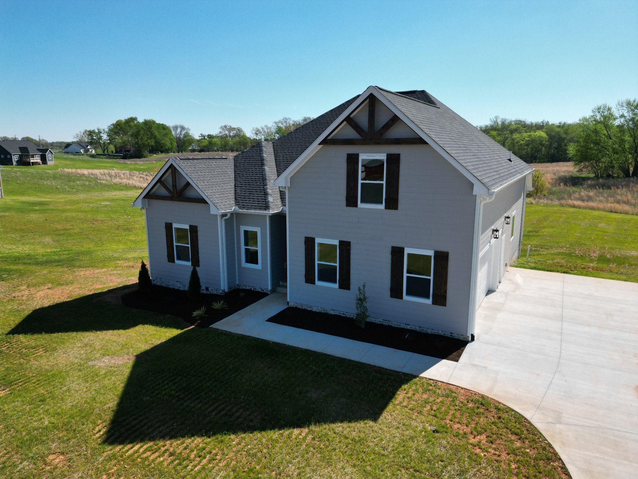 5691 Minnis Road Springfield, TN 37172 - Photo 2 of 19 a front view of a house with garden