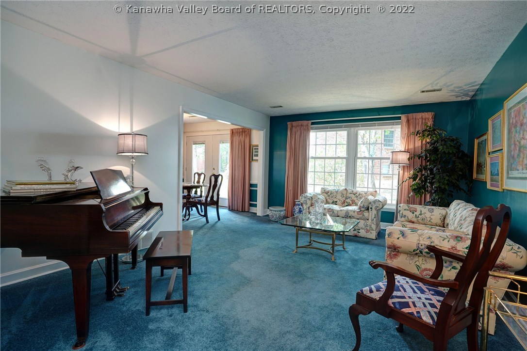 5332 Shadowbrook Road Charleston, WV 25313 - Photo 5 of 30 Gallery Image 5